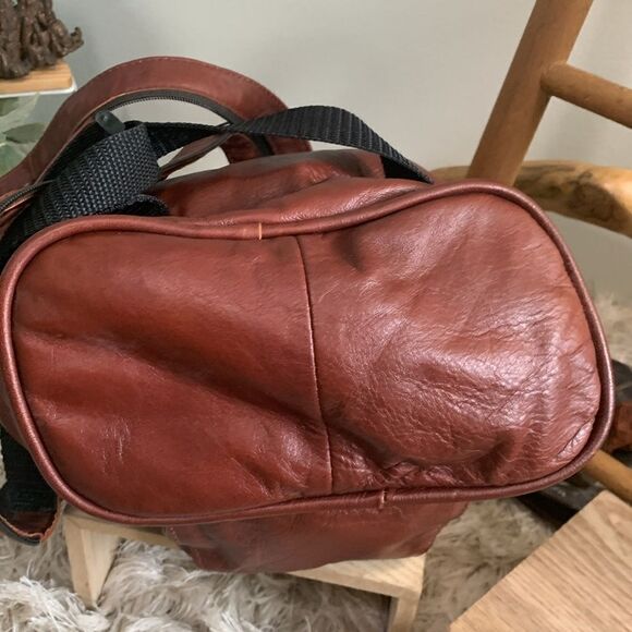 Vintage 90’s Y2K Brown Leather Made In Mexico Mini Backpack Zip Back Straps - Picture 6 of 17